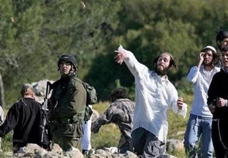ادامه جنایات وحشیانه شهرک‌نشینان صهیونیست/ 12 فلسطینی زخمی شدند