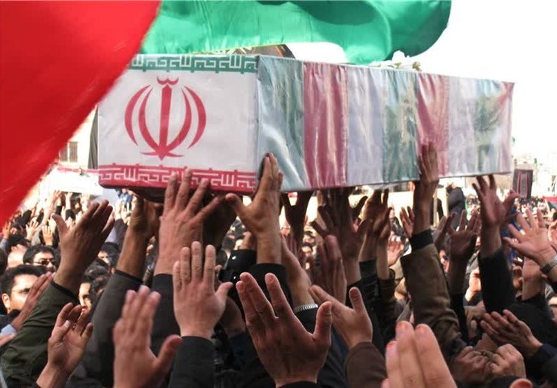 تشییع پیکر شهید میثم گوهری آرانی در آران و بیدگل +فیلم