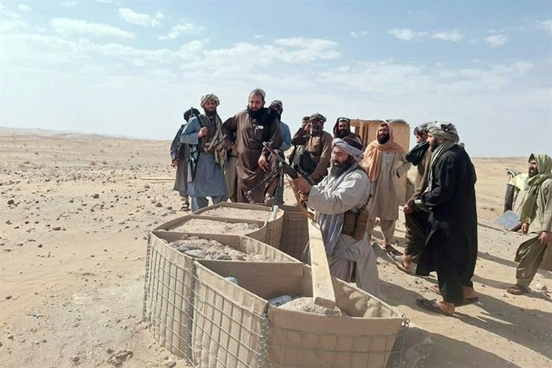 فرمانده افغان آمادگی نیروها در مرز با پاکستان را ارزیابی کرد