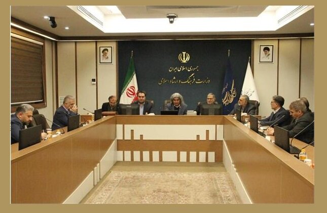 زبان فارسی عامل همبستگی ملی است و باید فراتر از یک نهاد به آن نگاه کرد