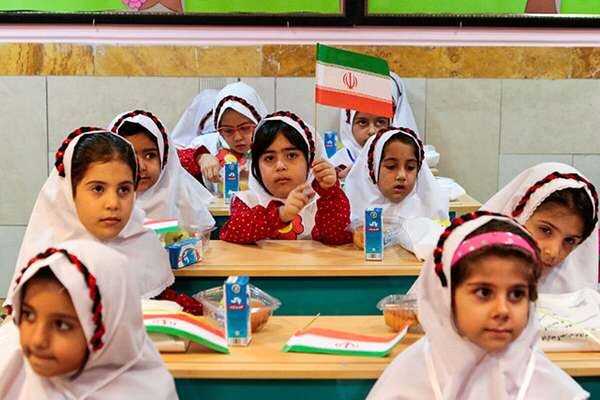 کمک داوطلبانه یا شهریه پنهان؛ مرز مبهم دریافت پول از والدین در مدارس