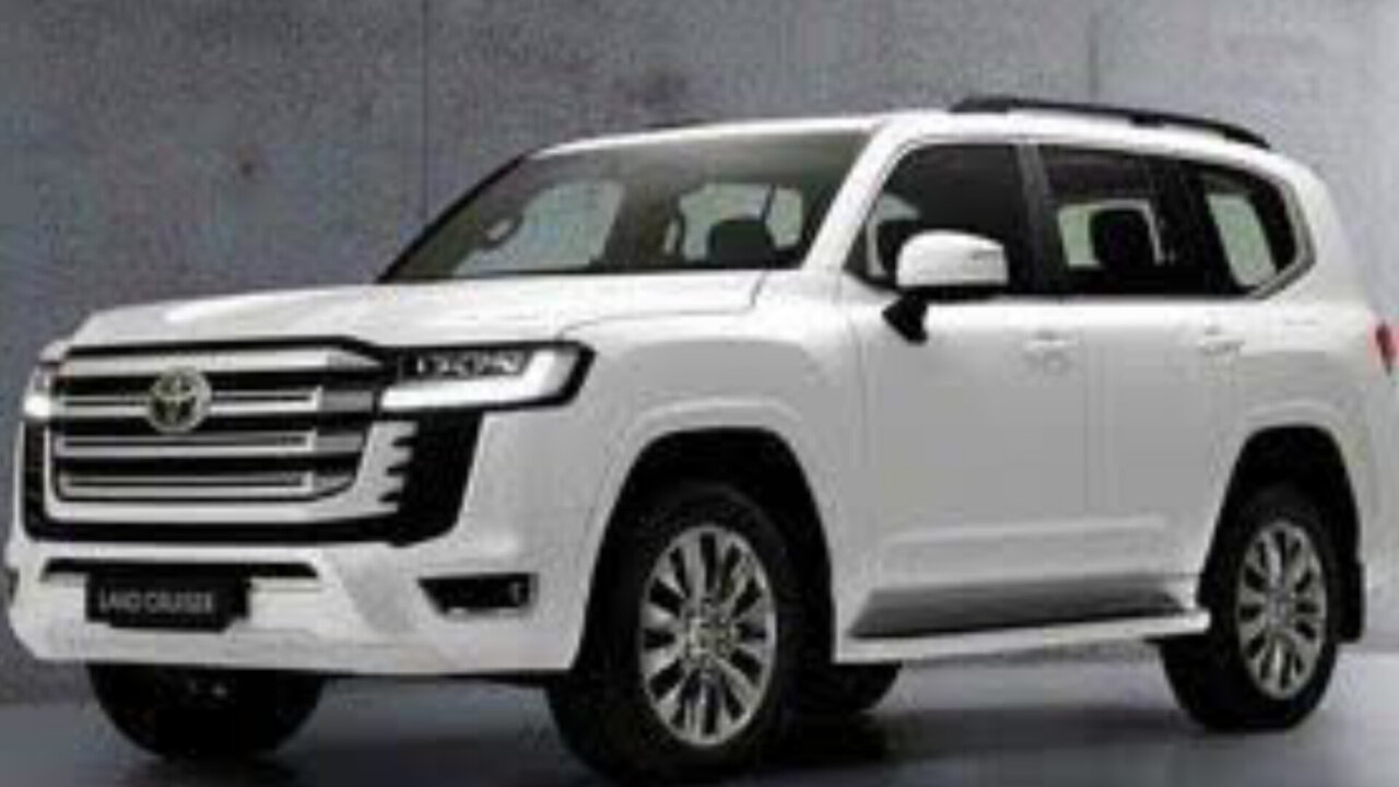 کشف تویوتا لندکروز ۸۰ میلیاردی قاچاق در عباس آباد