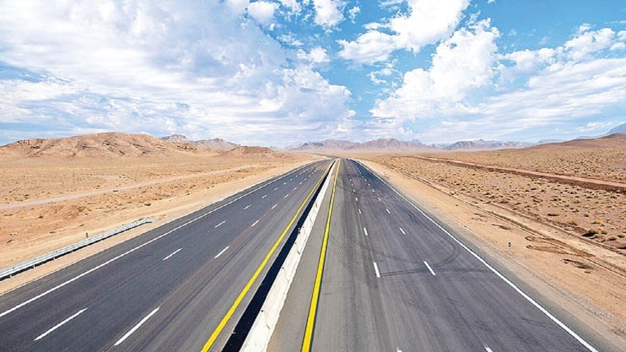 خطر در جاده‌های کفی و مستقیم؛ «هیپنوتیزم جاده‌ای» عامل اصلی واژگونی‌ها