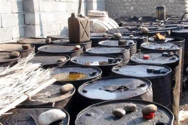محموله میلیاردی سوخت قاچاق در انبار یک واحد تولیدی کشف شد