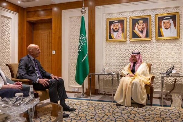 نماینده ترامپ در سوریه با وزیر خارجه عربستان دیدار کرد