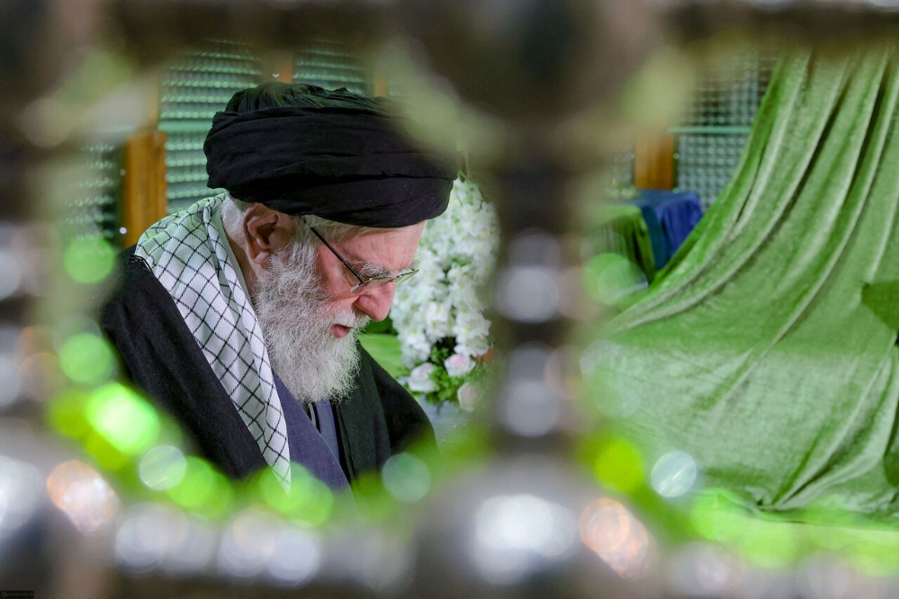 حضور 4700 مهمان خارجی از 27 کشور در مراسم تشییع رهبر شهید در مشهد