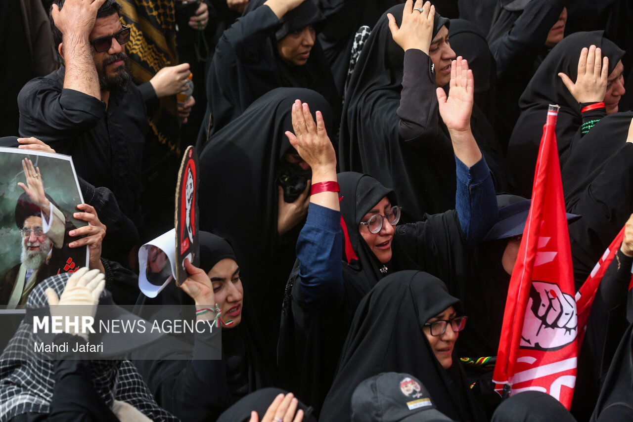 تشییع پیکر مطهر رهبر شهید انقلاب در قم - ۵