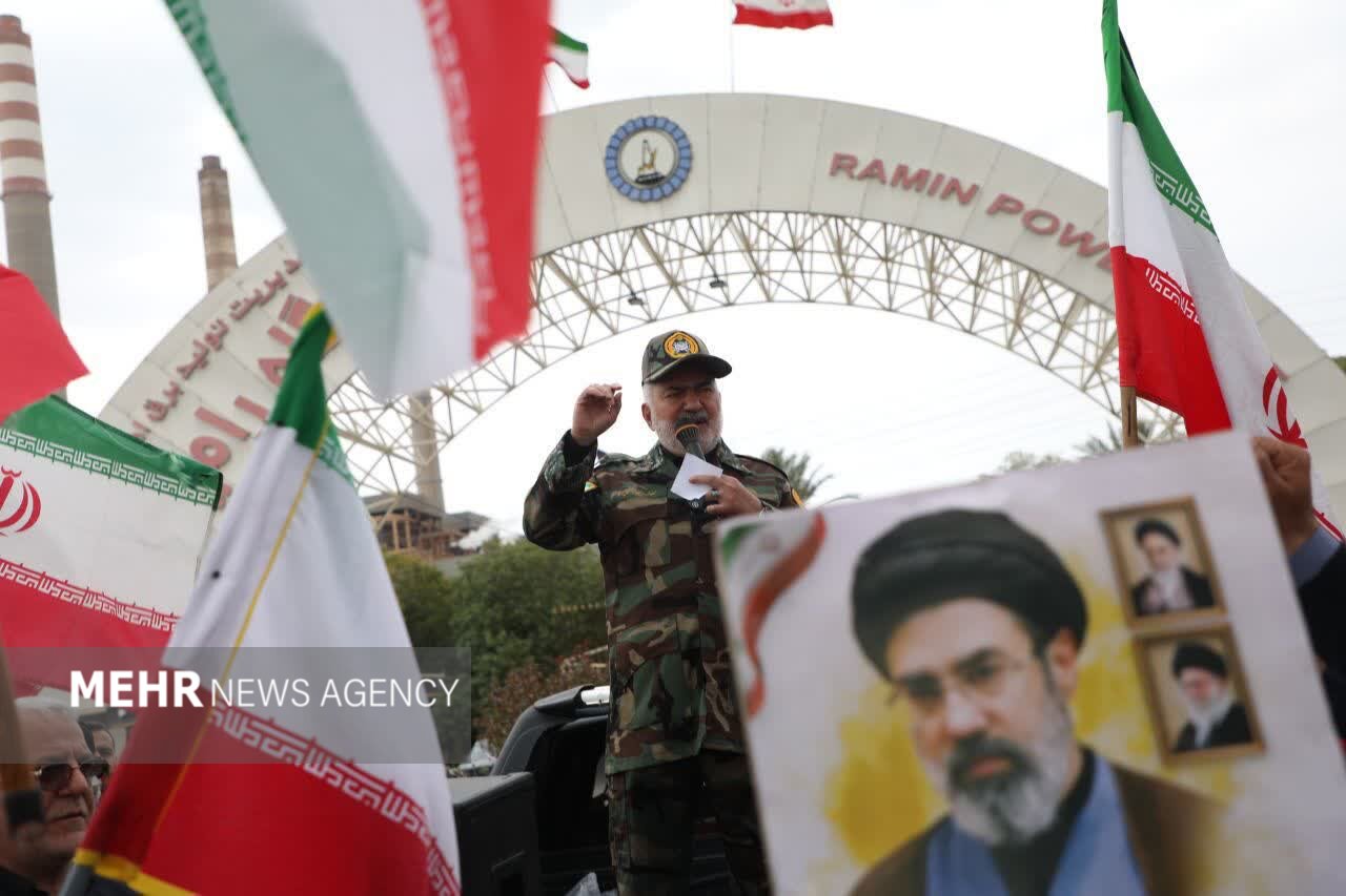 استاندار خوزستان: زنجیره انسانی رامین پیام وحدت ملت ایران است