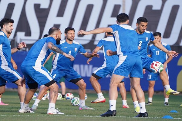 تیم ملی فوتبال ایران صعود می‌کند/ بازی با زیر ۲۱ ساله در شأن ما نبود!