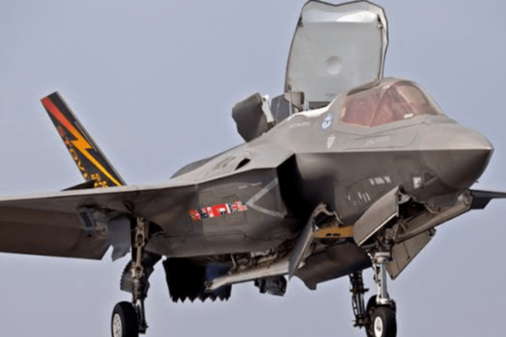 جوانان هوافضای سپاه افسانه شکست‌ناپذیری F35 را شکستند