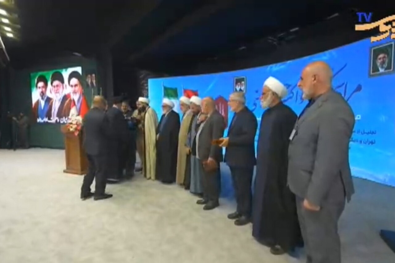 آیین تکریم موکب‌داران عراقی در حرم مطهر رضوی