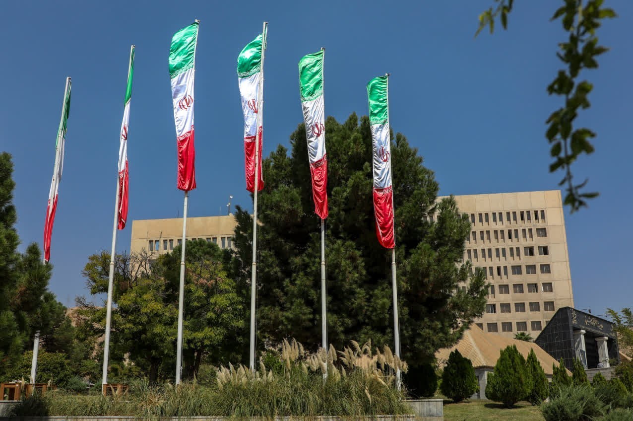 آیین اهتزاز پرچم جمهوری اسلامی ایران در دانشگاه شیراز