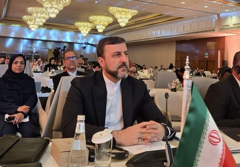 غریب‌آبادی: با ترامپ قاتل باید با زبان خودش صحبت کرد