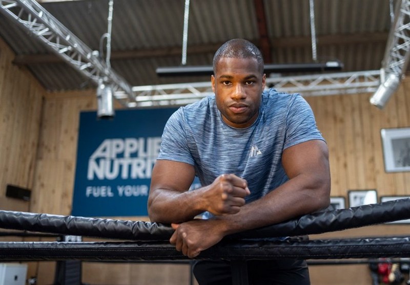 خلأ قهرمانان و تولد یک مبارزه بزرگ در منچستر