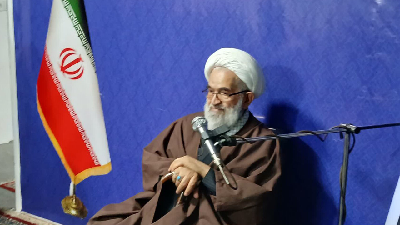 قصد دشمن برای خاموشی چراغ رهبری شکست خورده است