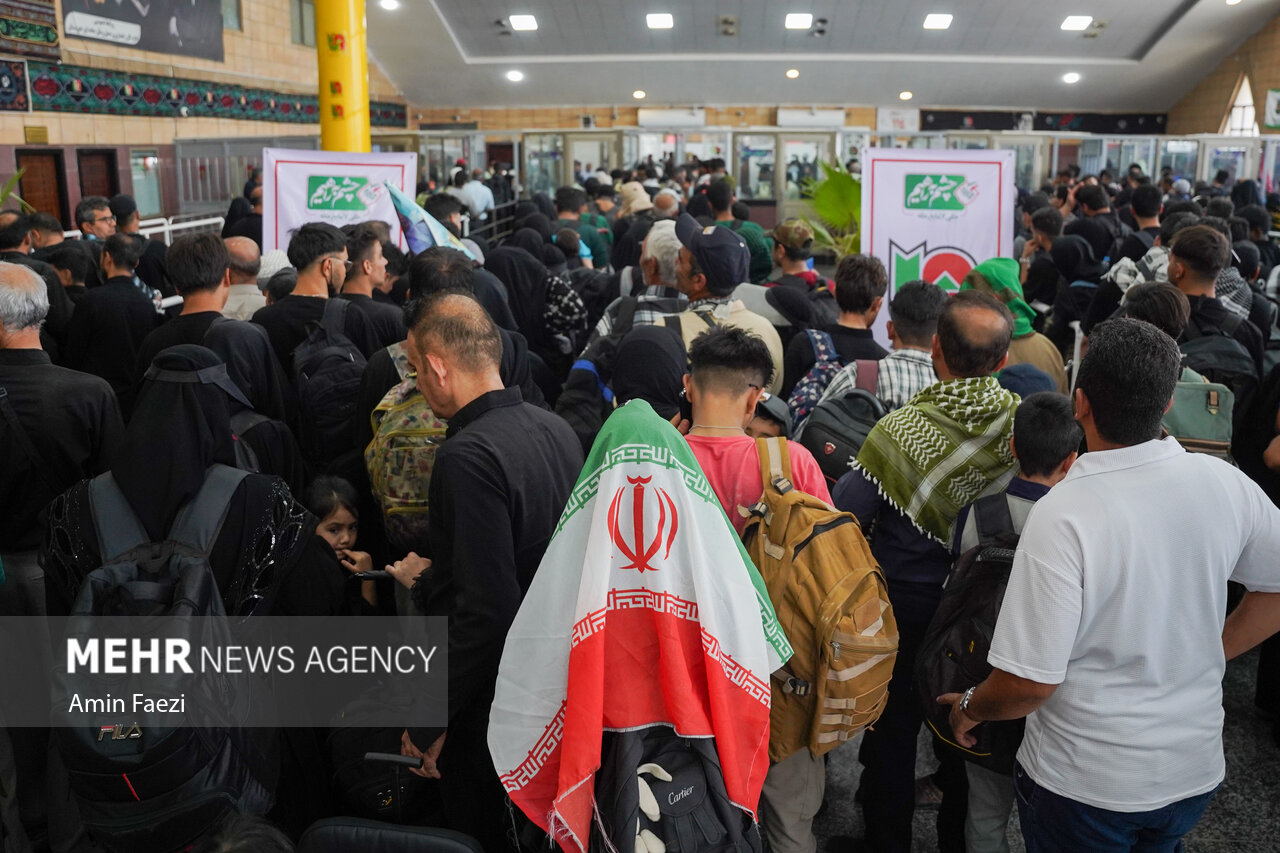 وضعیت تردد در مرز شلمچه؛ خیل زائران در حال رفتن به اربعین