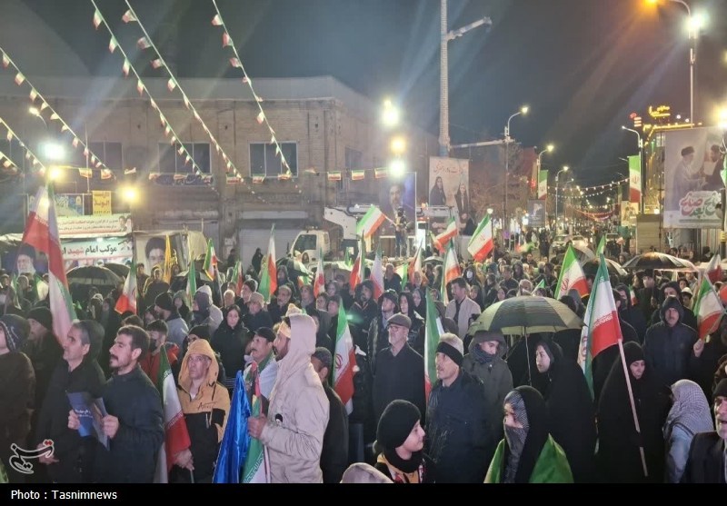 وداع بارانی زنجانی‌ها با پیکر شهدای حمله رژیم صهیونی به واحد مسکونی