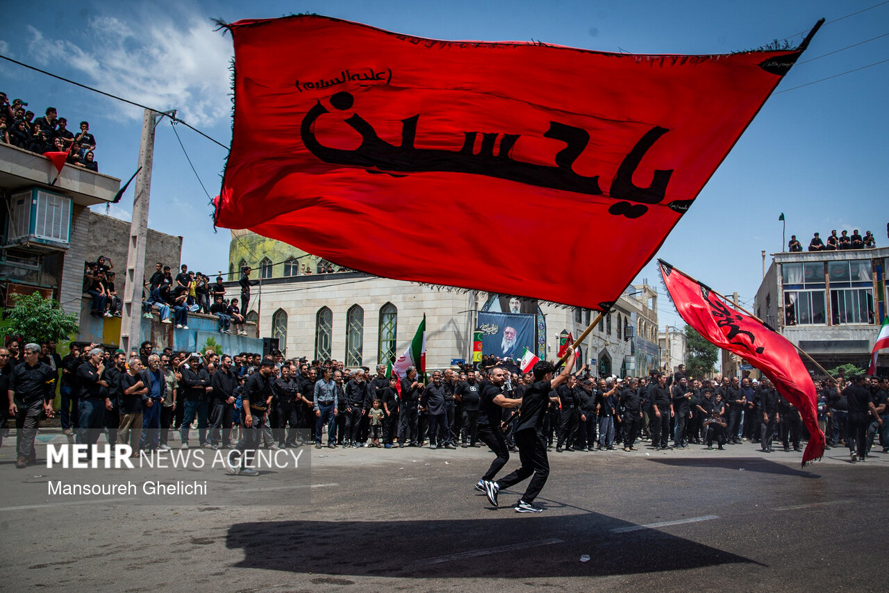 قرچک در ظهر عاشورا غرق در سوگ حسینی شد