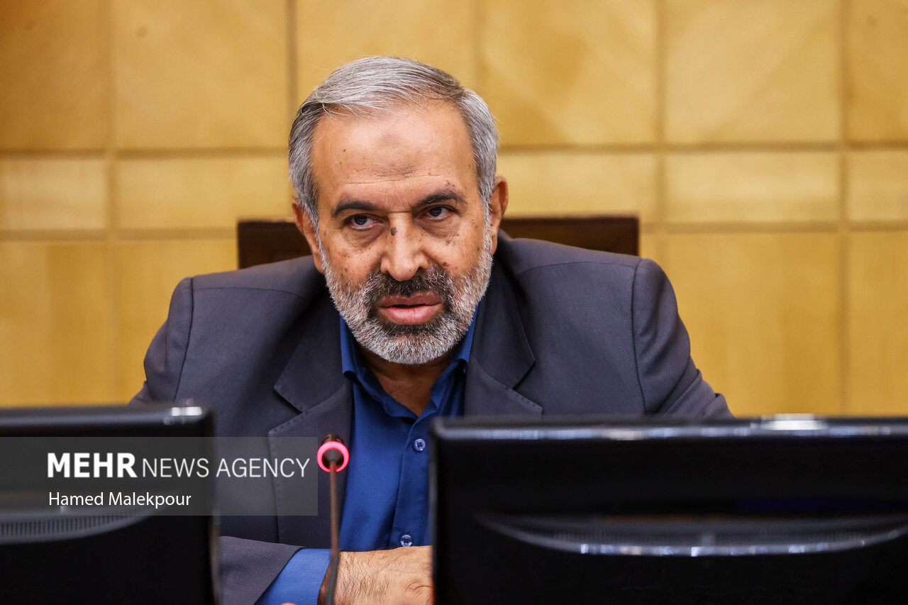 نشست ویژه مجمع نمایندگان تهران برای بازسازی مناطق آسیب‌دیده از جنگ
