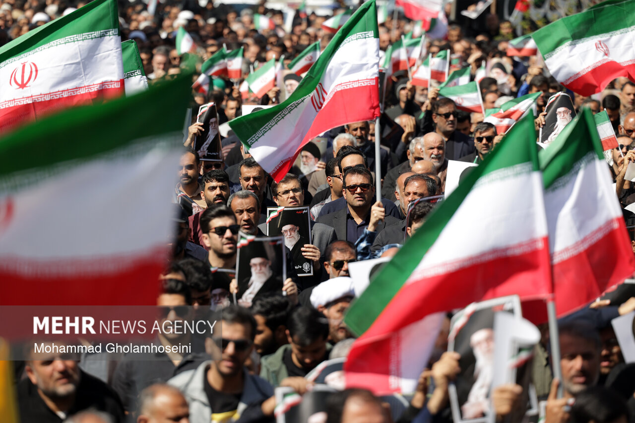 راهپیمایی مردم بوشهر در محکومیت حملات آمریکایی - صهیونیستی