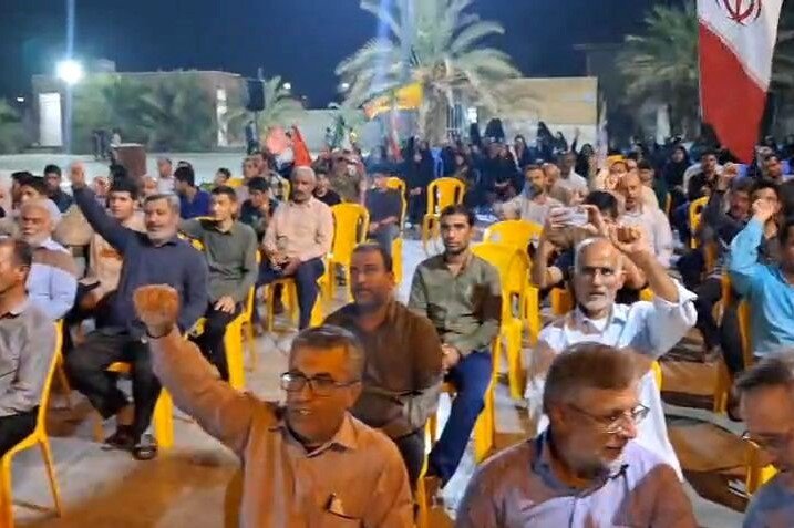 اجتماع مردم انقلابی آبدان در شب ۲۰۷