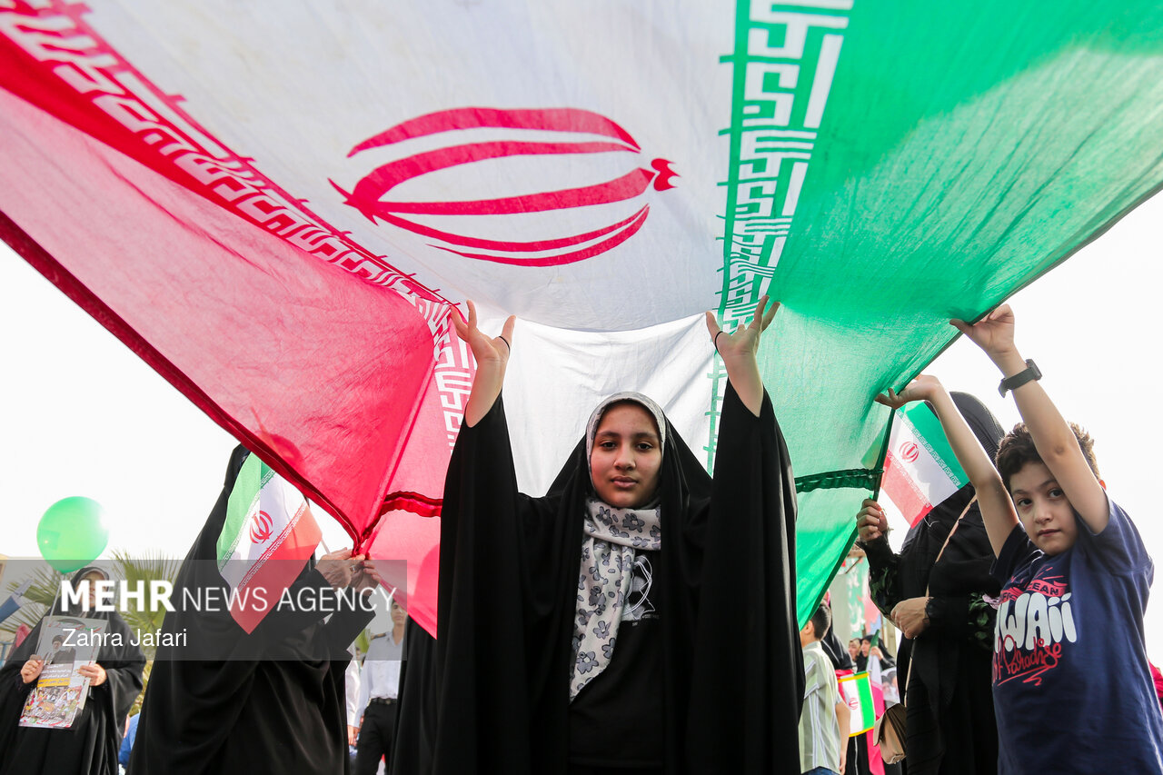 راهپیمایی مردم سیریک در روز ۲۲ بهمن
