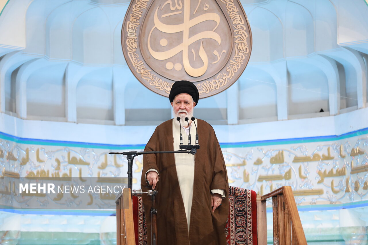 علم الهدی: تعامل و سازش با وابستگان «جزیره فحشا» قابل قبول نخواهد بود