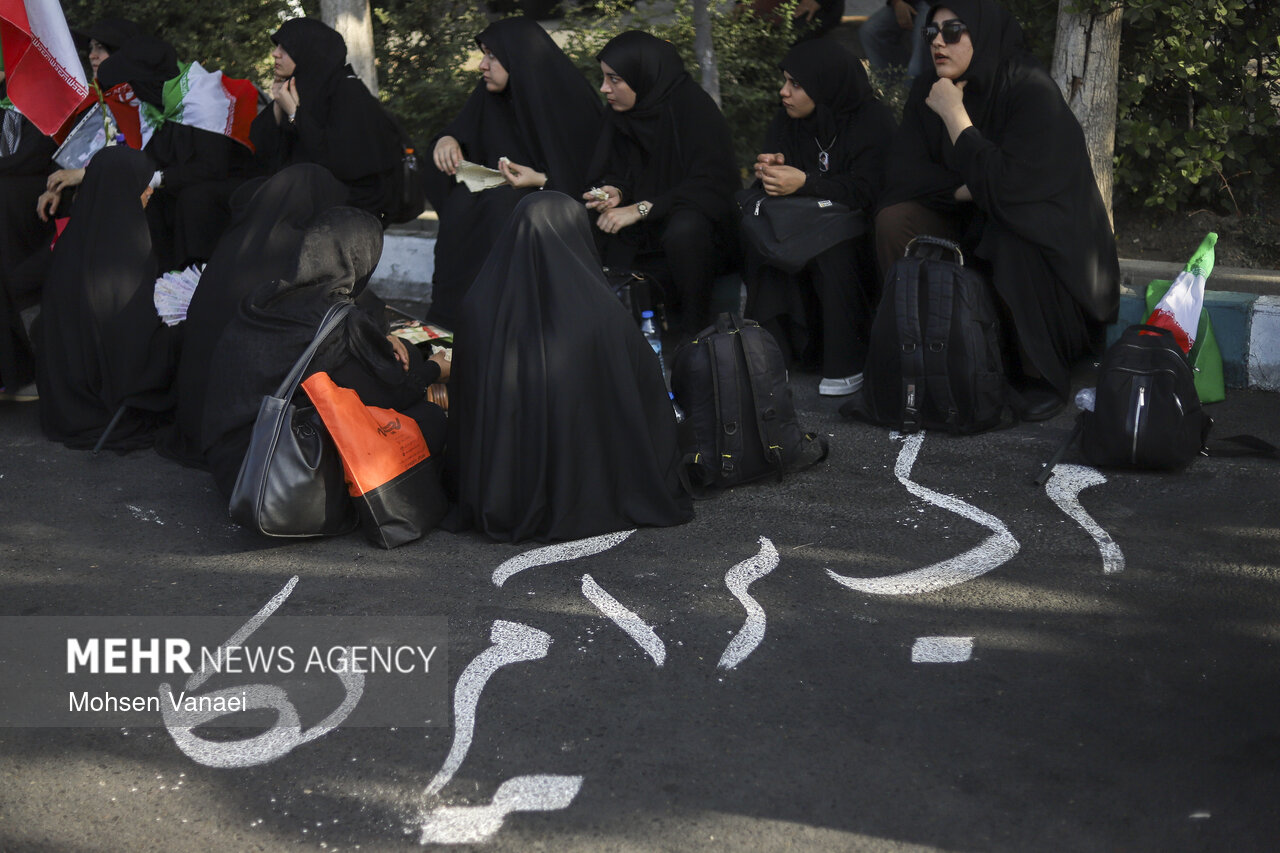 مراسم تشییع پیکر مطهر رهبر شهید انقلاب در تهران - ۹