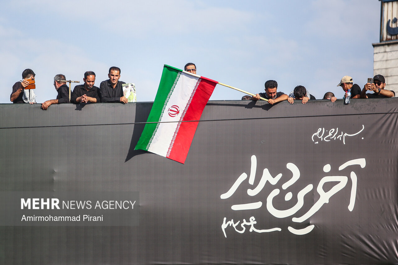 مراسم تشییع پیکر مطهر رهبر شهید انقلاب در تهران - ۶