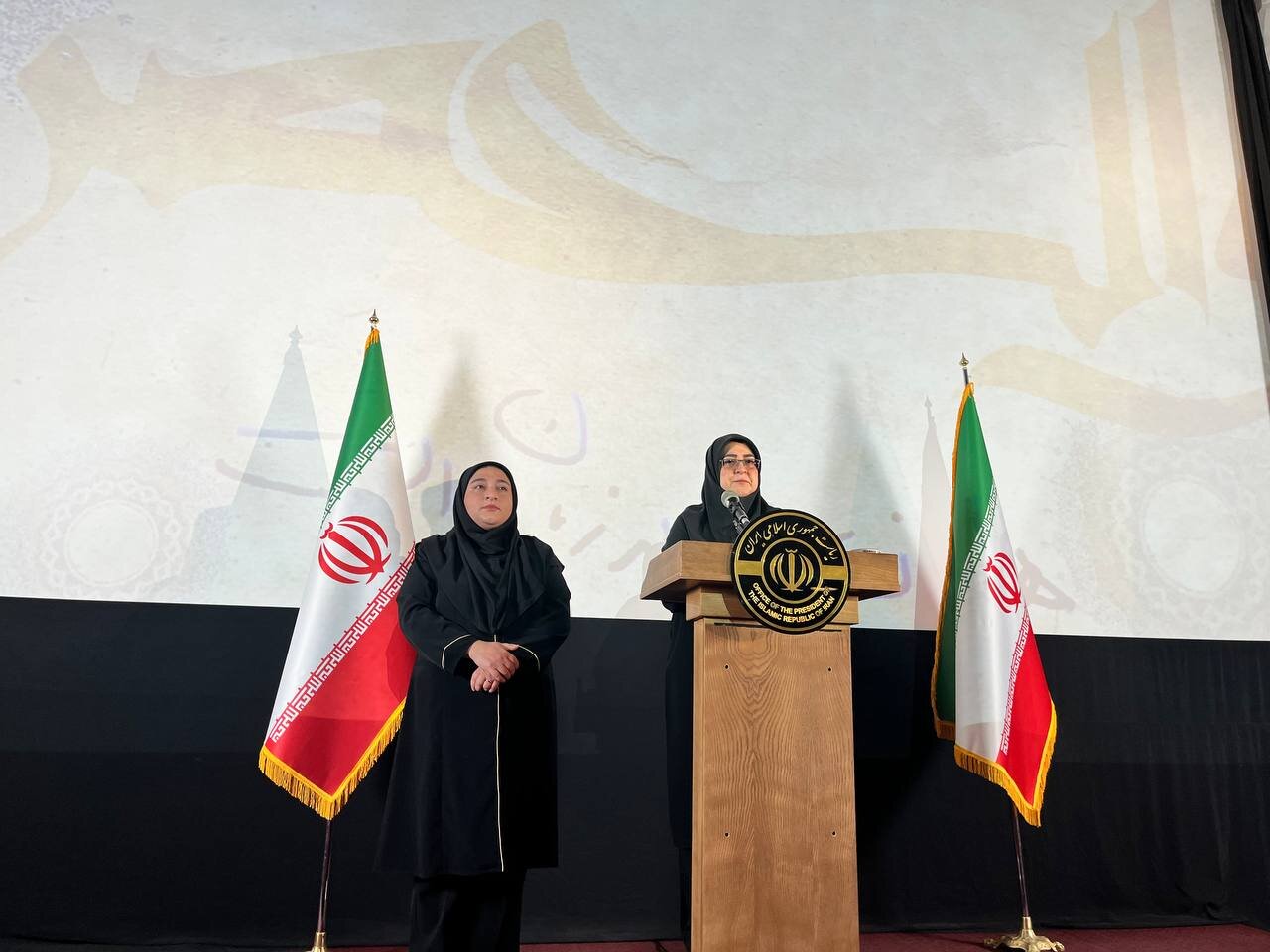 مهاجرانی: کاهش  ۱۲ میلیون متر مکعب فلرسوزی در کشور را شاهد هستیم