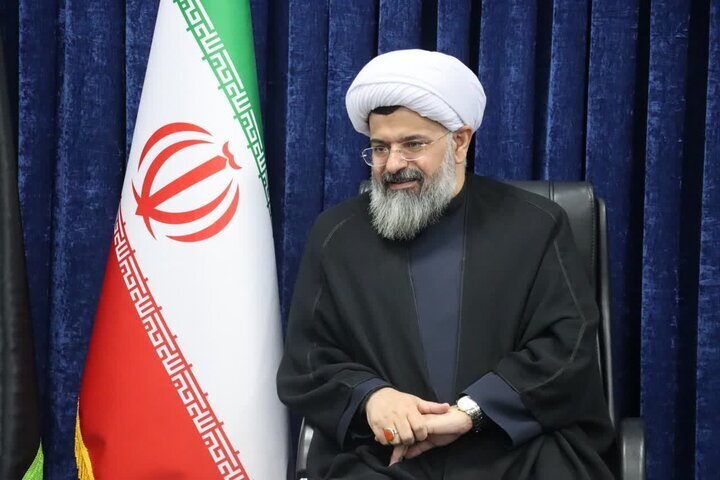 امام جمعه دشتی:فلسفه وجودی دستگاه‌های اجرایی گره‌گشایی از کار مردم است