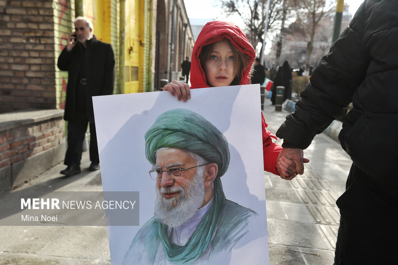 قاطعیت و فداکاری از ویژگی‌های برجسته شهید آیت‌الله خامنه‌ای بود