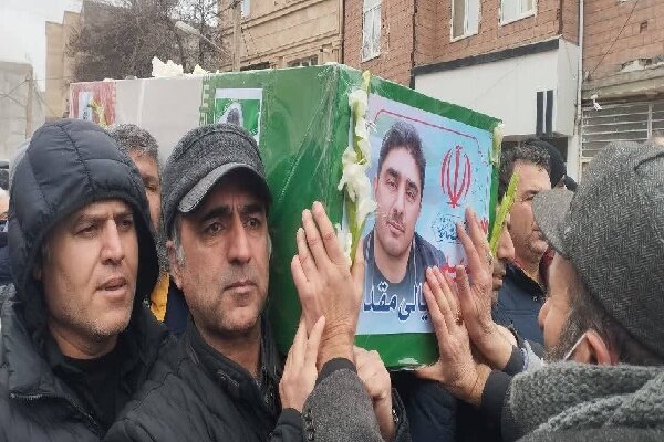 تشییع باشکوه پیکر شهید جنگ رمضان احمد لیالی مقدم در دارا لارشاد اردبیل