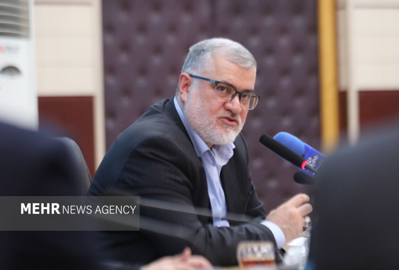 تأکید استاندار تهران بر شتاب‌بخشی به توسعه انرژی‌های تجدیدپذیر