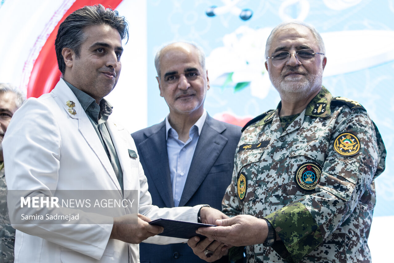 تجلیل از پزشکان بیمارستان نیروی پدافند هوایی ارتش