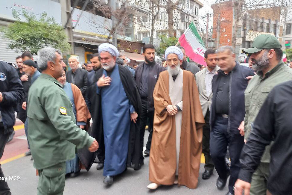 خروش مردم ساری در  پی شهادت رهبر انقلاب