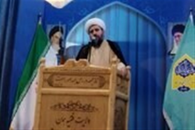 مواضع عزتمندانه رئیس‌ جمهور استمرار یابد؛ از دشمن نمی‌ترسیم
