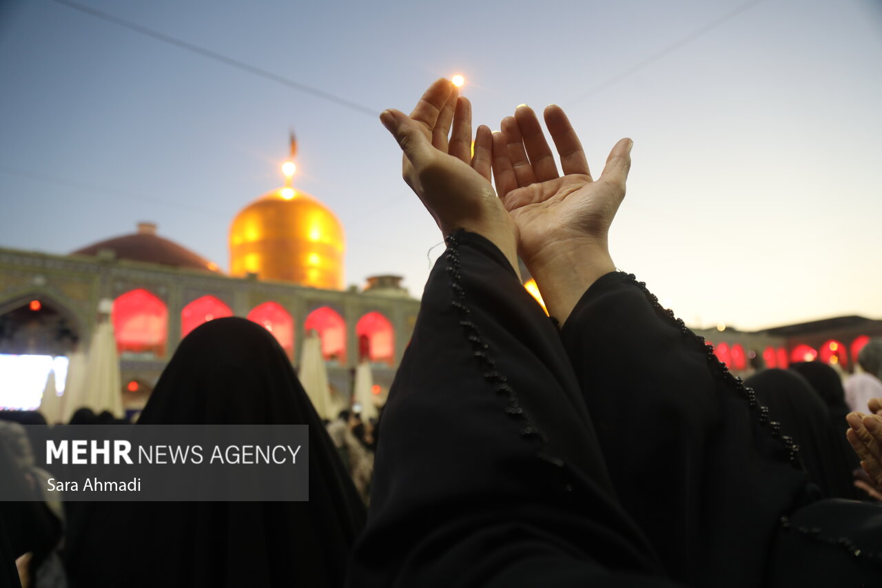 حال و هوای حرم رضوی در شب شهادت امام رضا(ع)