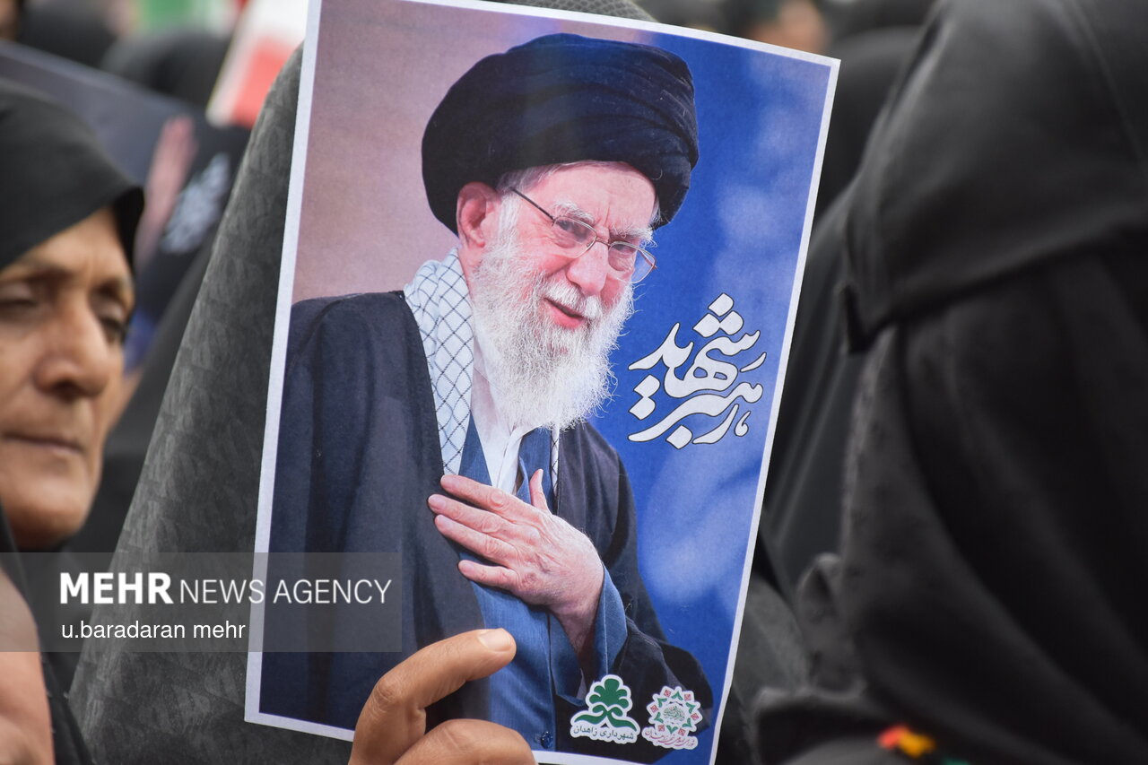 برگزاری باشکوه مراسم بزرگداشت شهید القائد امام خامنه‌ای هشتبندی