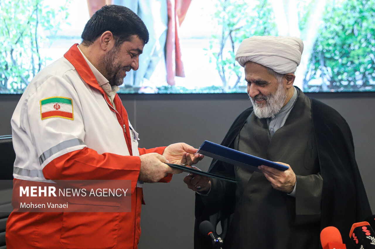 مراسم امضای تفاهم‌نامه همکاری سازمان بسیج و هلال احمر