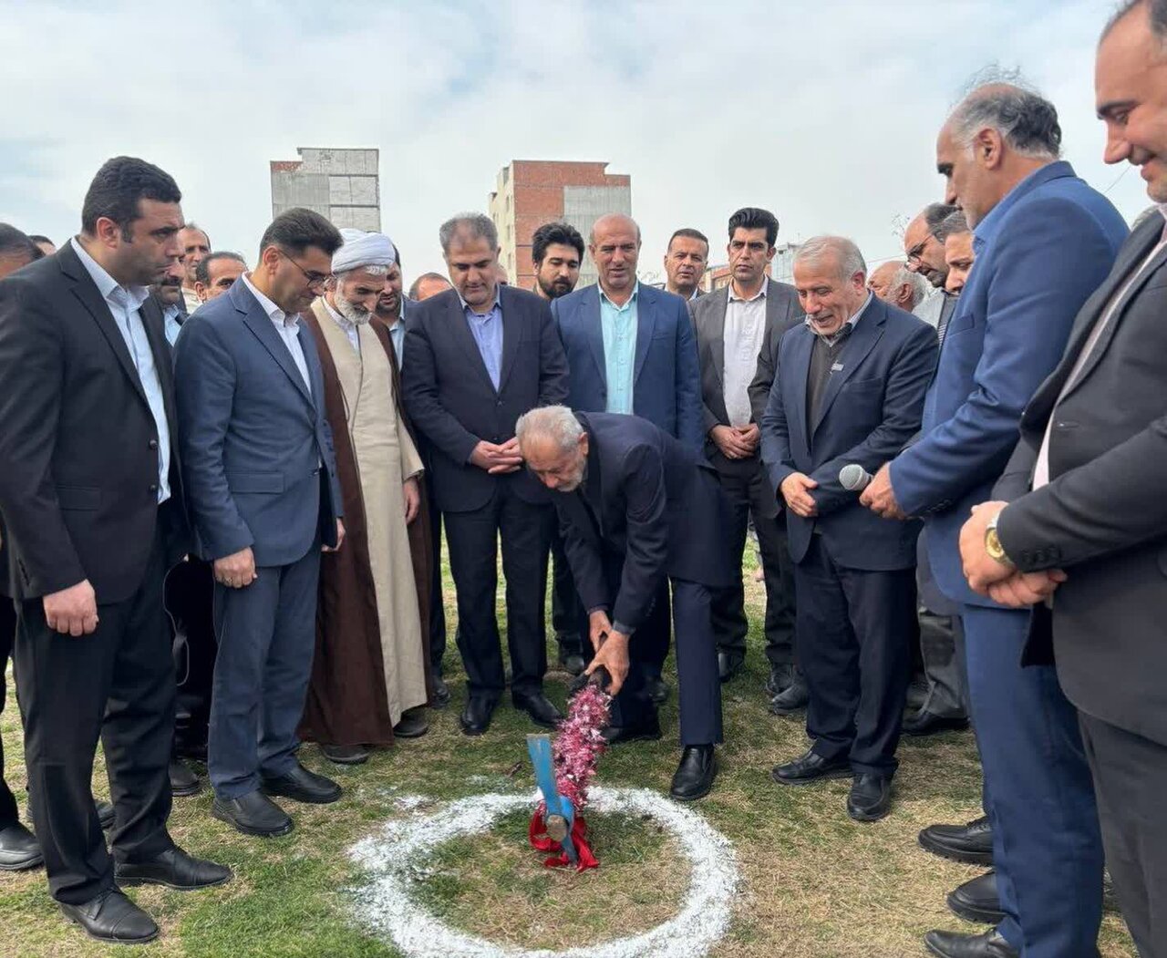 نبیان: ۴۰۰ مدرسه در کشور در حال ساخت است