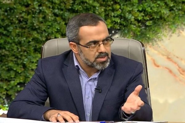 ایزدخواه: ساختار وزارت دفاع نیازمند بازنگری جدی است