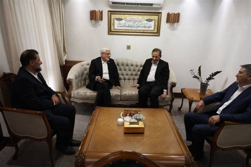 دیدار عارف با معاونان اول دولت‌های گذشته به مناسبت هفته دولت