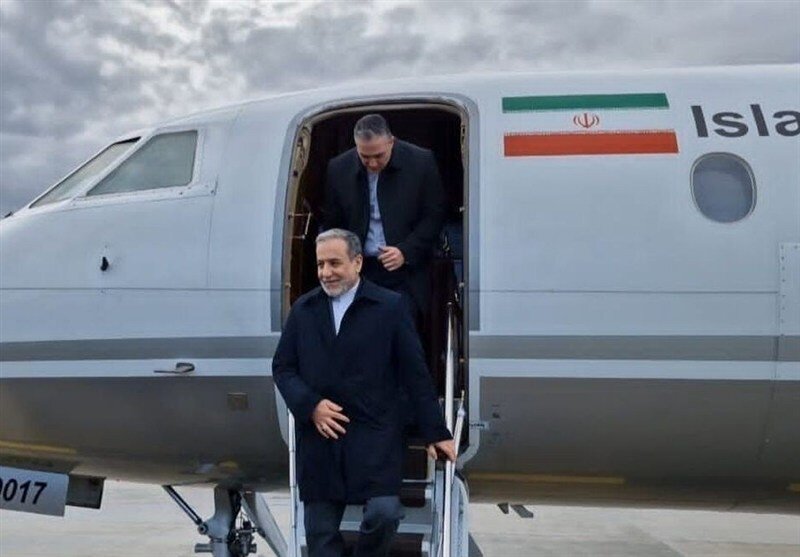 وزیر امور خارجه به تهران بازگشت