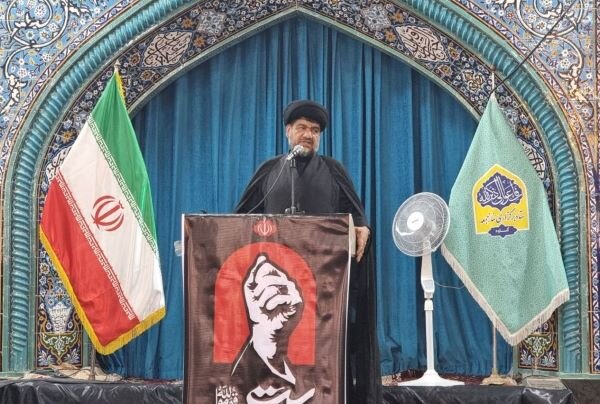 امام جمعه گناوه: تشییع رهبر شهید نماد پیوند عمیق امت با ولایت است