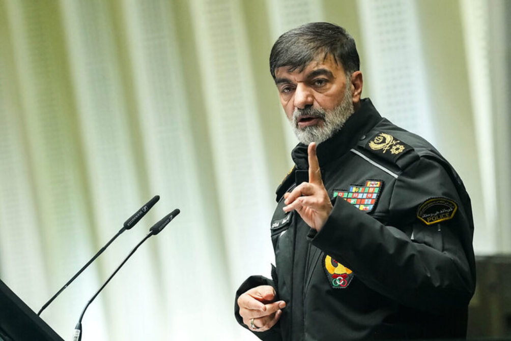 سردار رادان: با ایادی داخلی دشمن همانند خود دشمن برخورد می‌کنیم