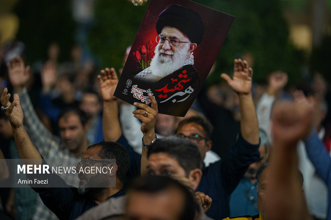 آیت‌الله خامنه‌ای نماد وحدت، بیداری و شجاعت در برابر دشمن بود