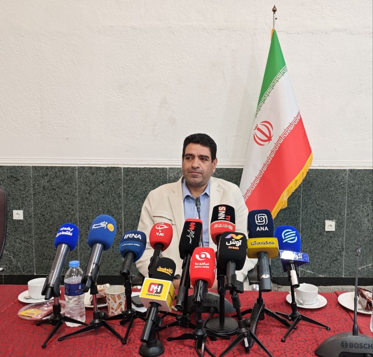 بیگدلی: موضوع تبدیل وضعیت نیروهای شرکتی در مجمع تشخیص متوقف مانده است