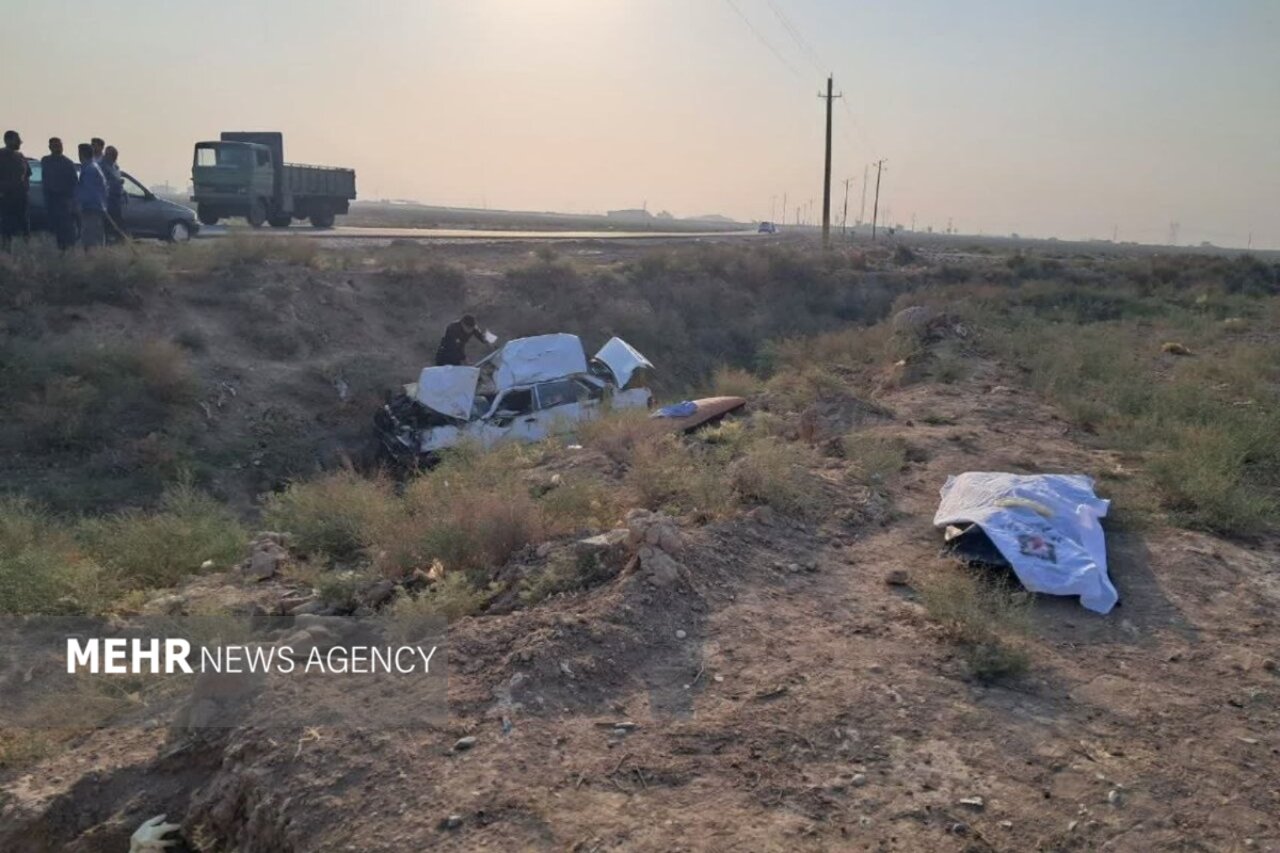 سقوط مرگبار خودروی پراید به کانال انتقال آب در جاده چرمشهر