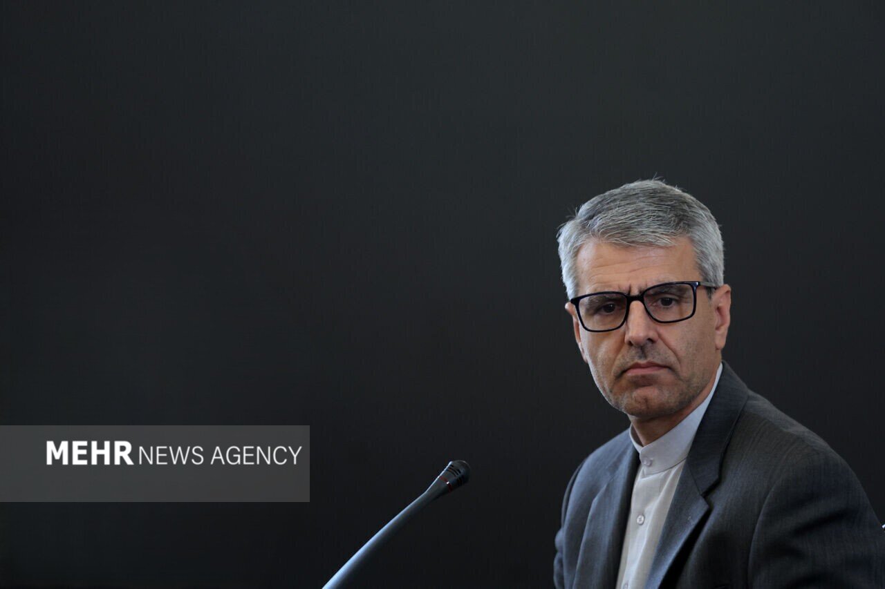 بقائی: فردوسی با آفرینش شاهنامه میراث نیاکان را از فراموشی دور کرد